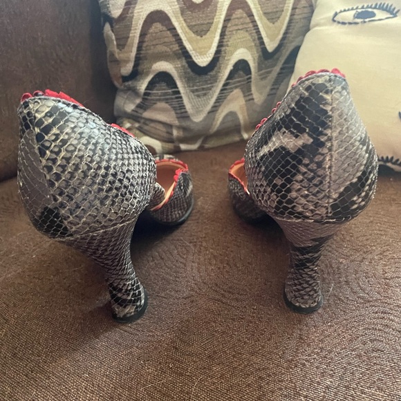 Anyi Lu Snakeskin Style Block Heel With Red Trim - Picture 4 of 9